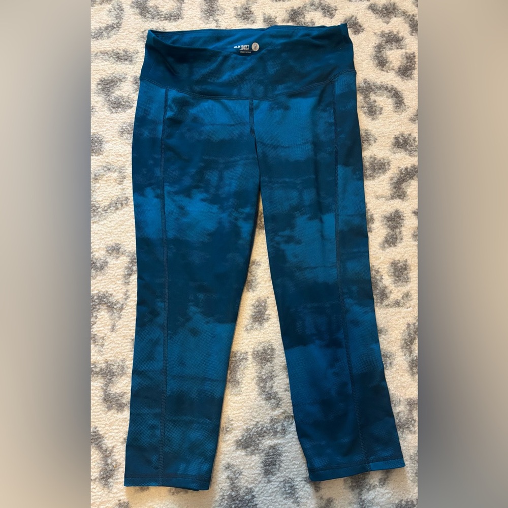 Old Navy cropped compression leggings- EUC!